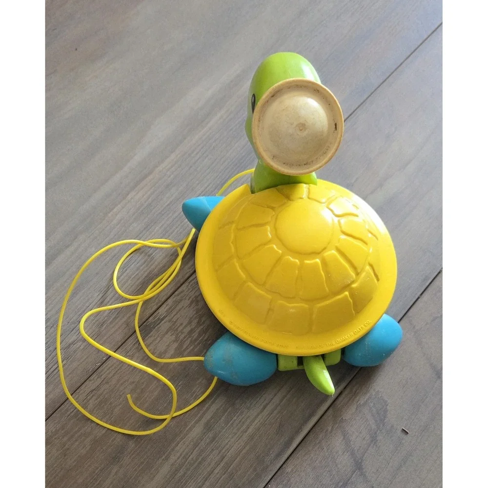 VINTAGE 1977 FISHER PRICE CUTE TAG ALONG TURTLE PULL TOY W/SAILOR HAT #644 USA